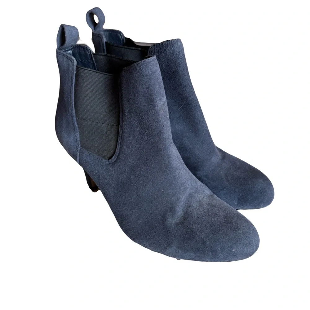 Clarks Carlita Quinn Navy Blue Suede Ankle Bootie Heels, Size 7 - Picture 2 of 14